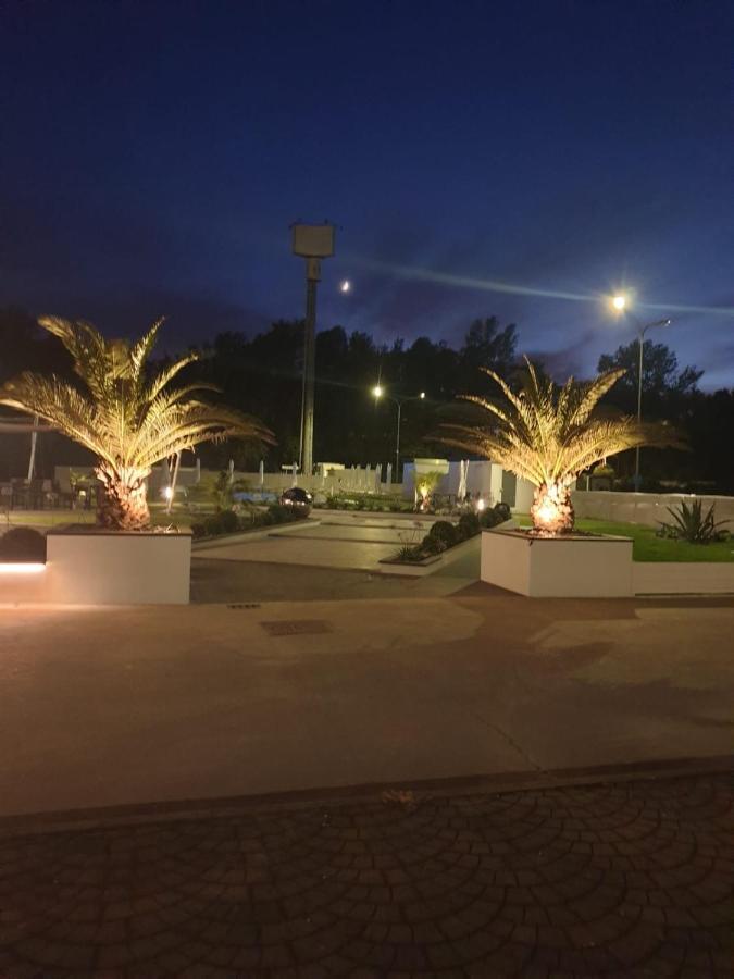 Marina Degli Estensi Floating Resort Llido Degli Estensi Zewnętrze zdjęcie