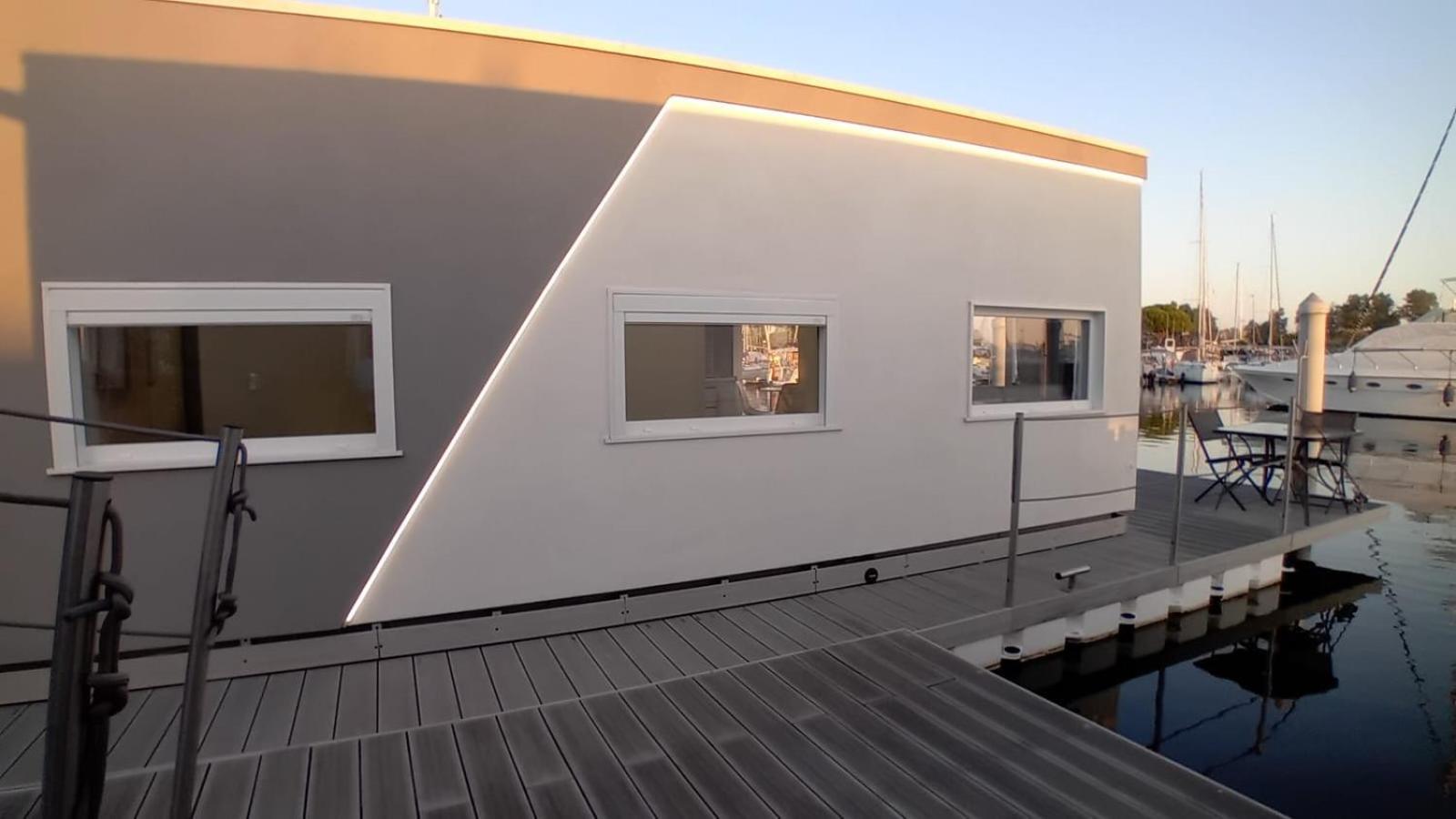 Marina Degli Estensi Floating Resort Llido Degli Estensi Zewnętrze zdjęcie